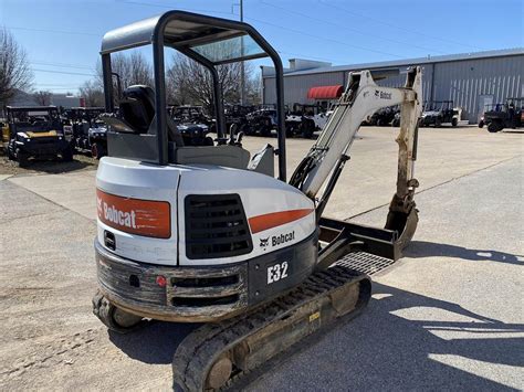 2015 bobcat e32 mini excavator|bobcat e32 excavator specs.